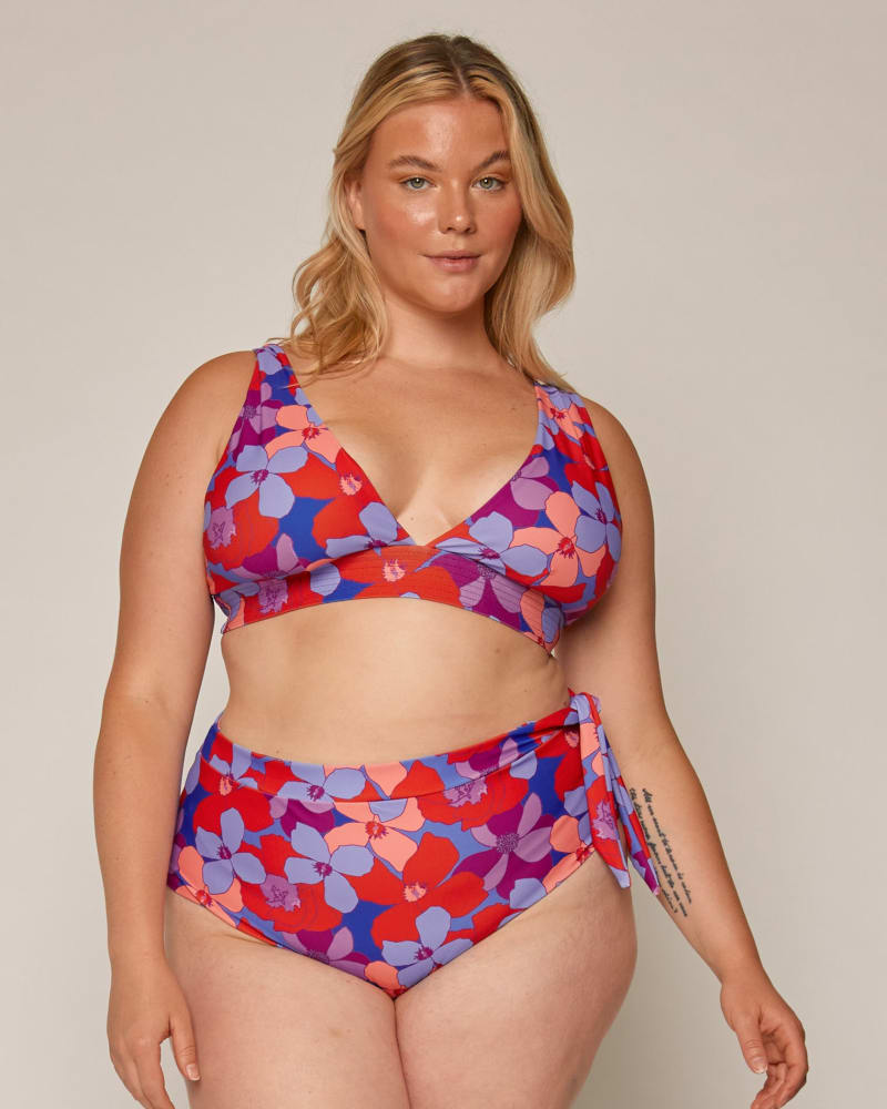 Front of a model wearing a size 10/12 Honey High Waist Tie Side Bottoms in Bloom by Wild Isles. | dia_product_style_image_id:284973